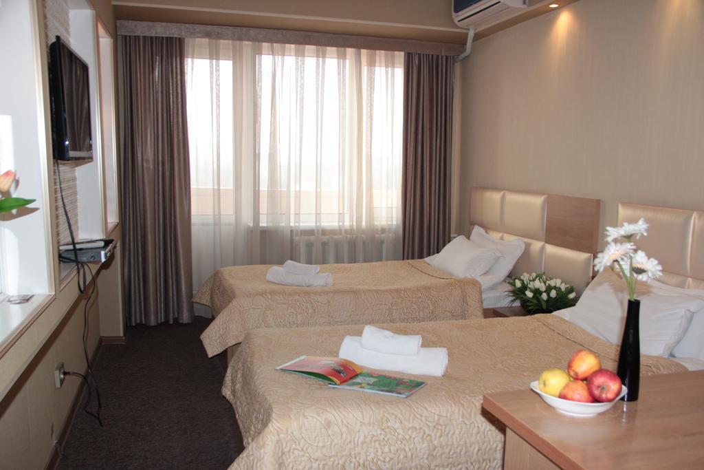 Hotel Dostuk Bishkek Exterior photo