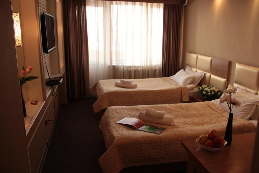 Hotel Dostuk Bishkek Exterior photo
