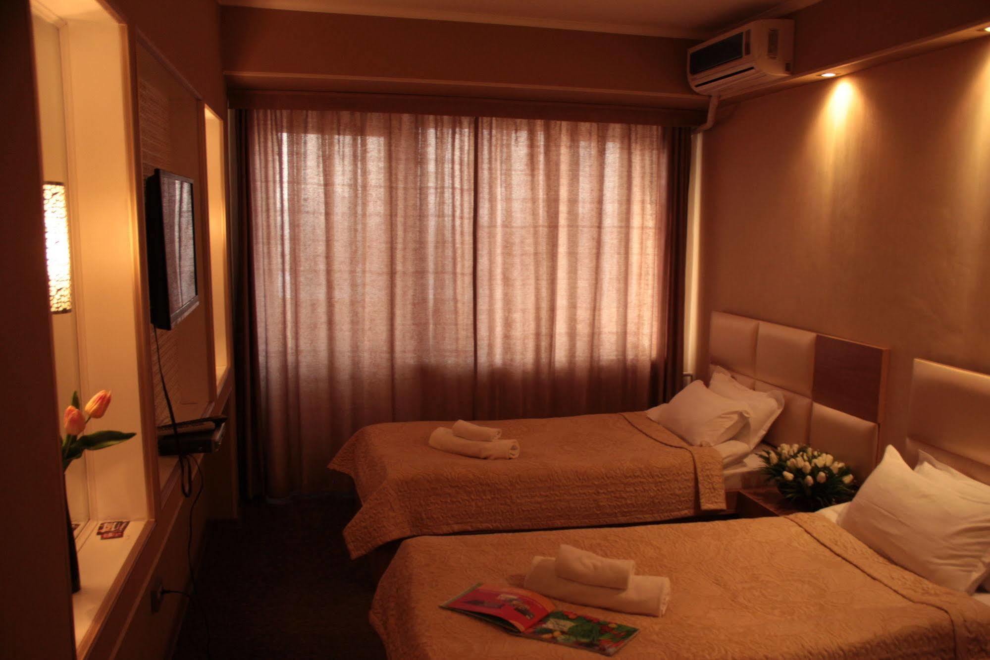 Hotel Dostuk Bishkek Exterior photo