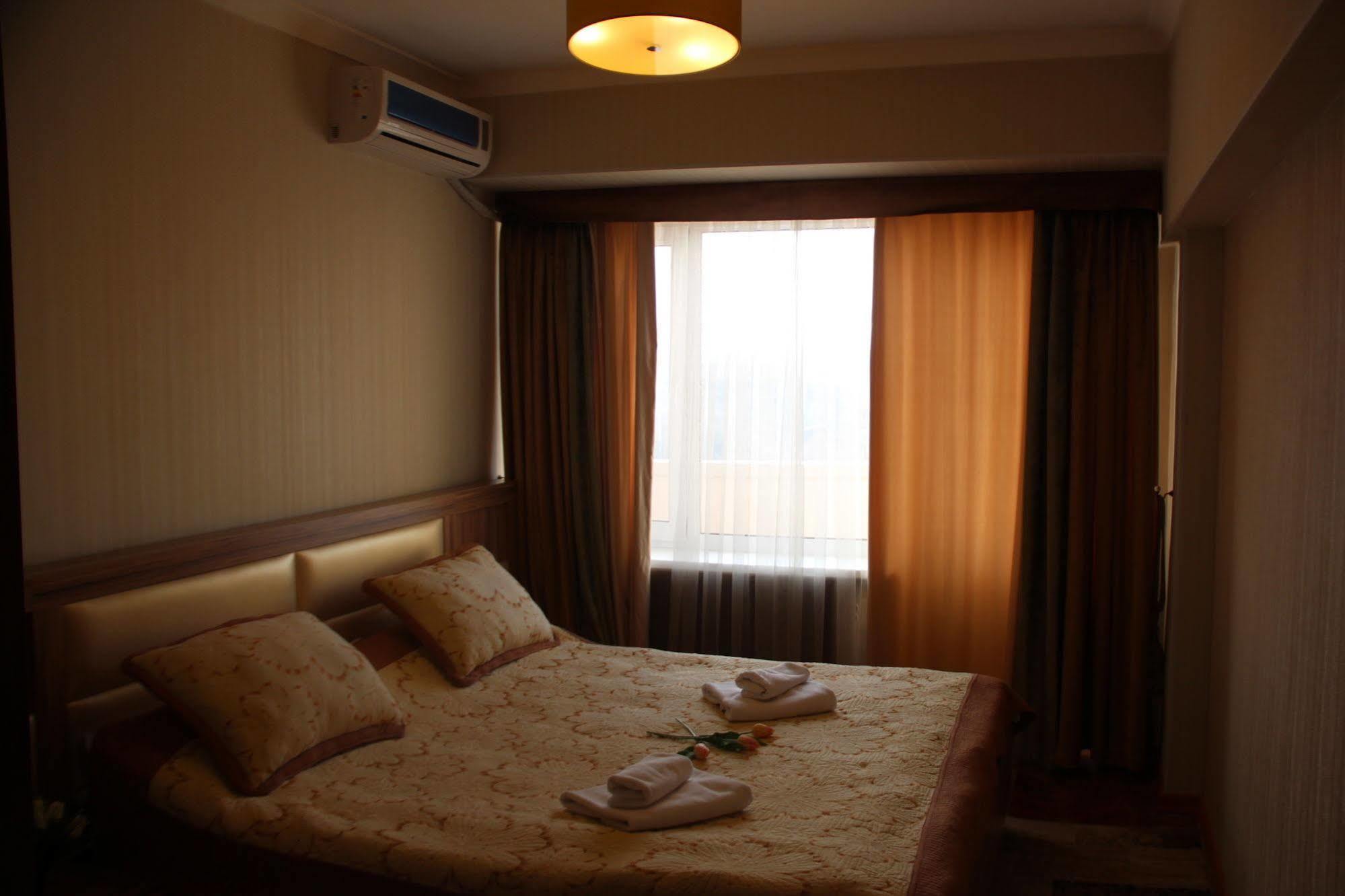 Hotel Dostuk Bishkek Exterior photo